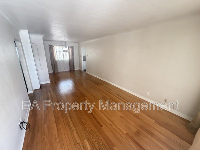 3515 Berkeley Pl Ne - Photo 2 of 14