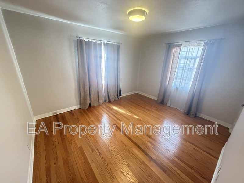 3515 Berkeley Pl Ne - Photo 3 of 14