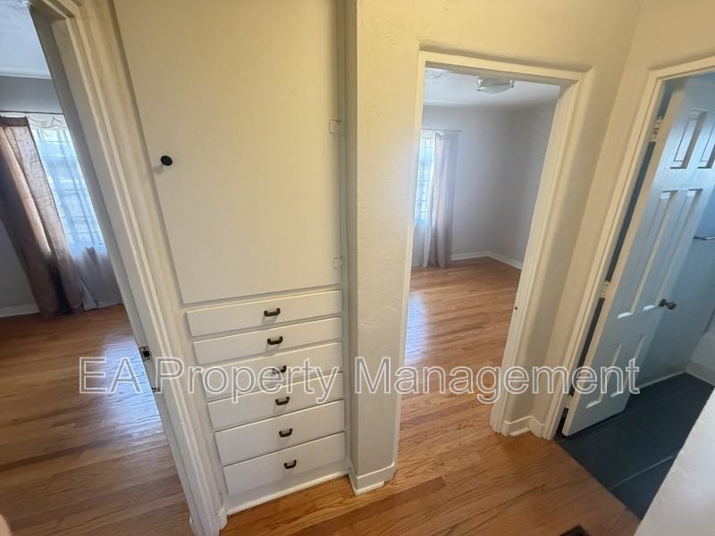 3515 Berkeley Pl Ne - Photo 4 of 14