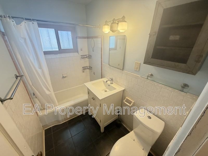 3515 Berkeley Pl Ne - Photo 6 of 14