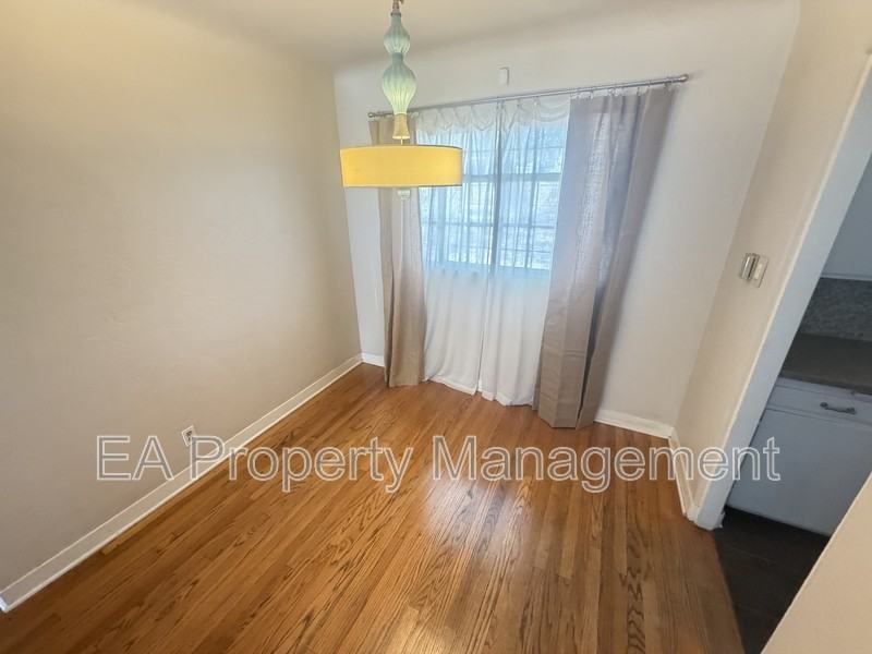 3515 Berkeley Pl Ne - Photo 7 of 14