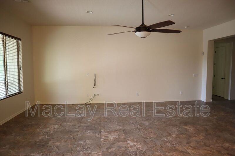 1645 E Mia Ln - Photo 4 of 24