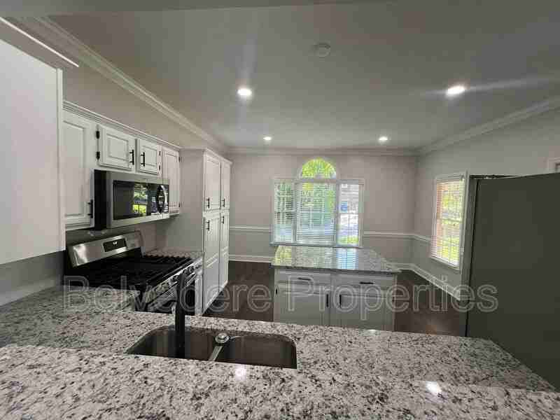 6409 Spyglass Dr - Photo 3 of 35