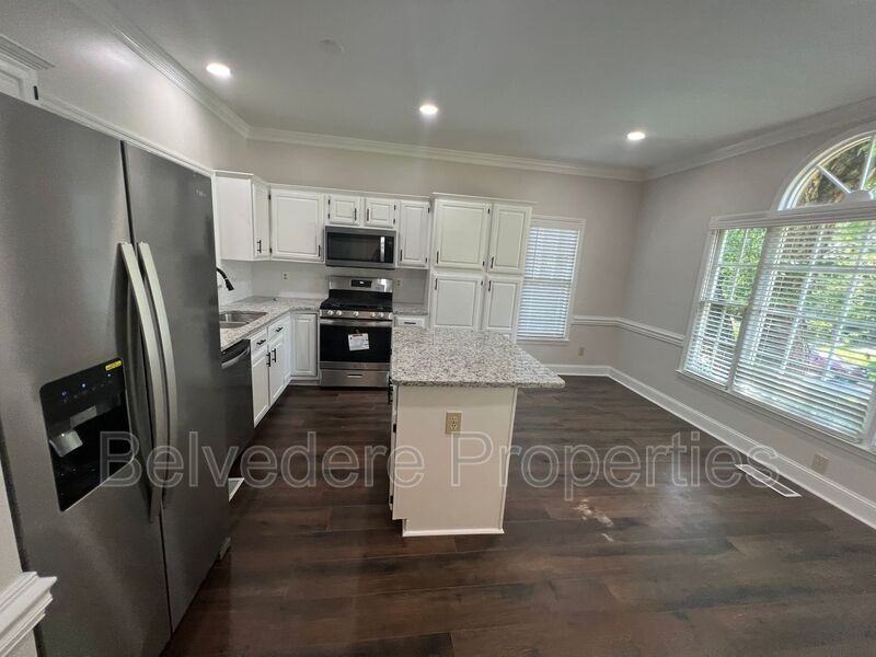 6409 Spyglass Dr - Photo 4 of 35