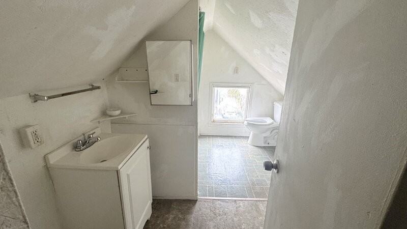 228 Bay St #6 - Photo 2 of 7