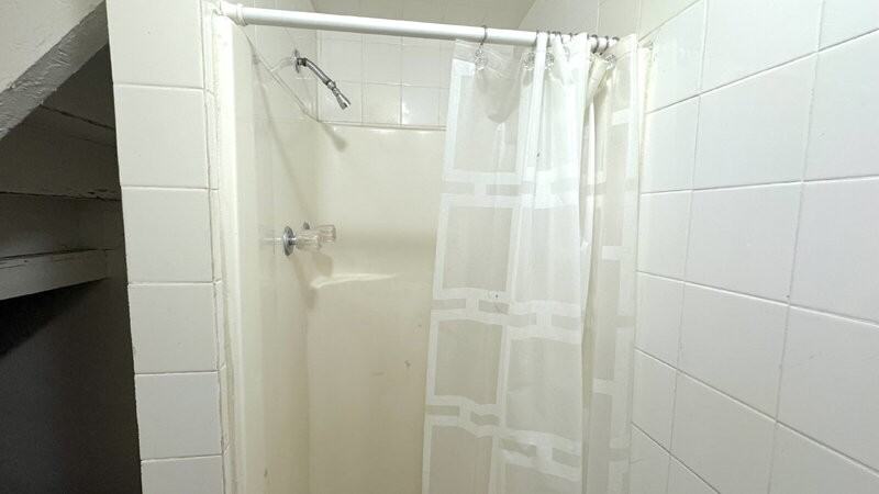 228 Bay St #6 - Photo 3 of 7