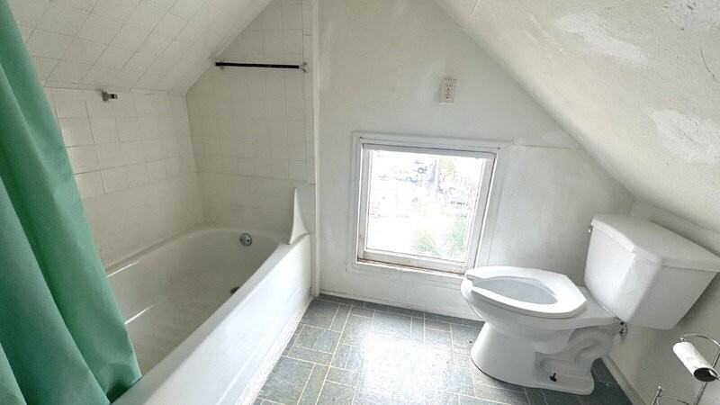 228 Bay St #6 - Photo 4 of 7