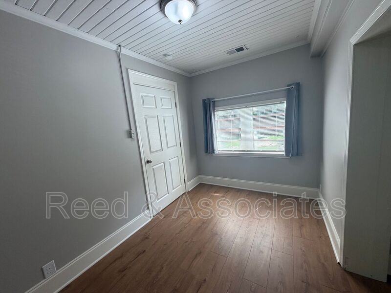 743 Shotwell St #1 - Photo 5 of 10