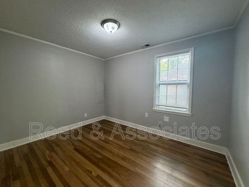 743 Shotwell St #1 - Photo 7 of 10