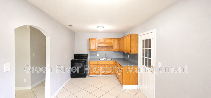 8910 Adams Ave - Photo 5 of 28