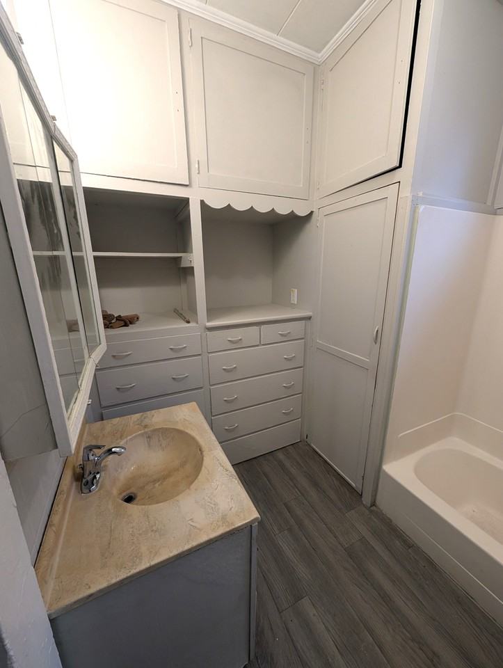 924 S Warren St #1 - Photo 4 of 15