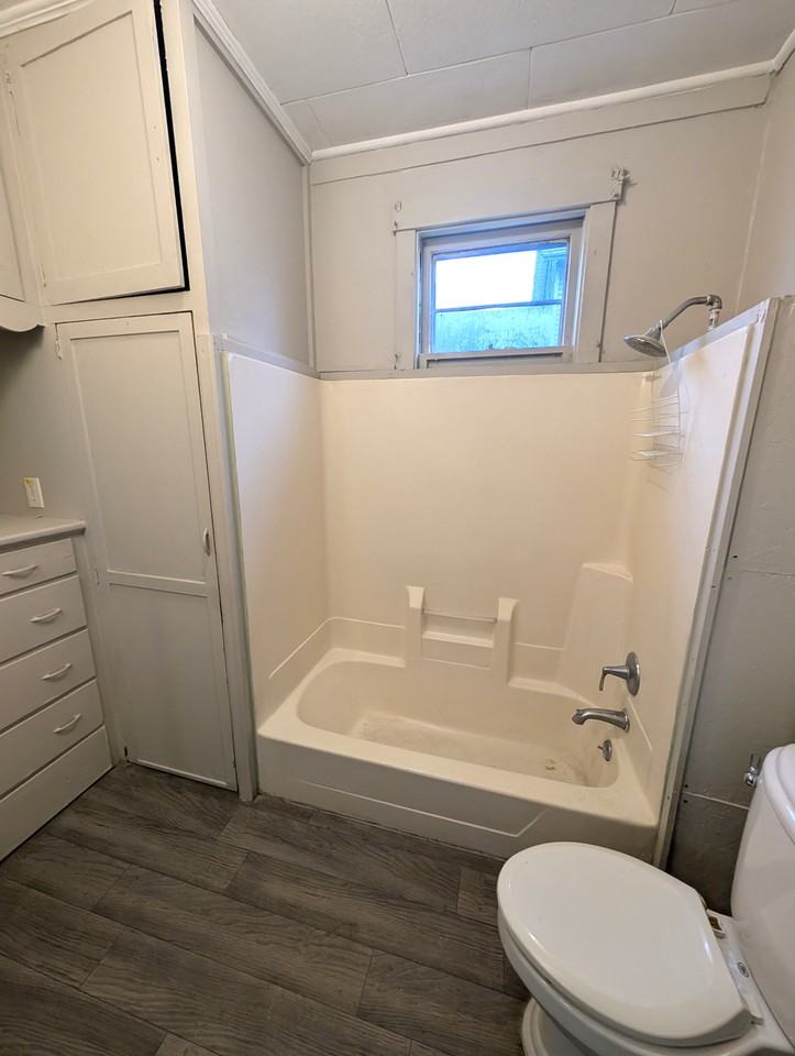 924 S Warren St #1 - Photo 7 of 15
