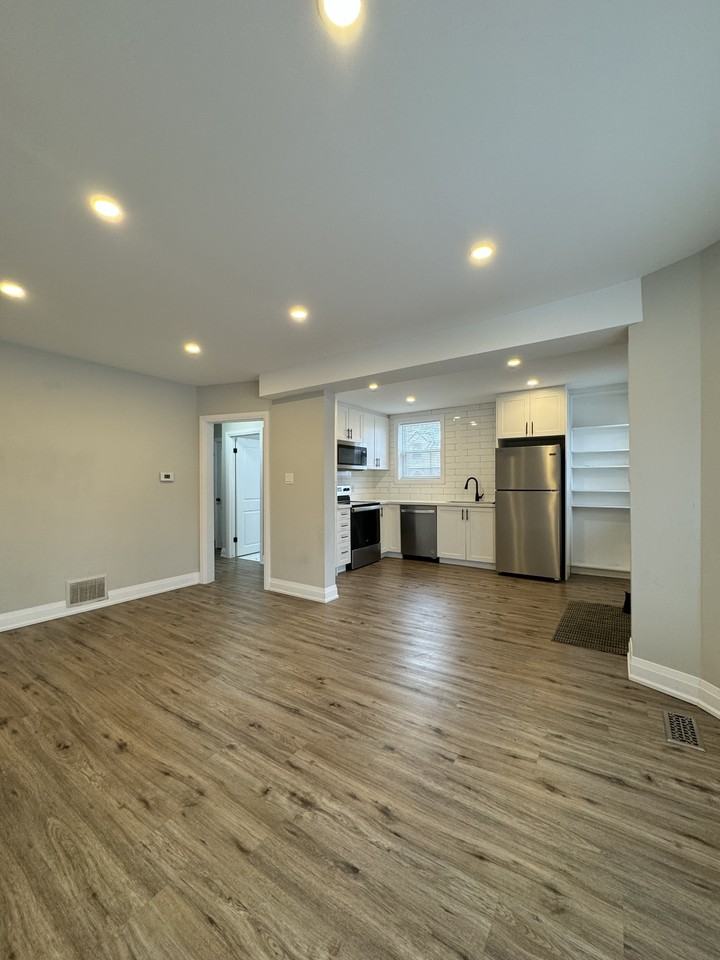 233 East 14th St - Photo 3 of 5