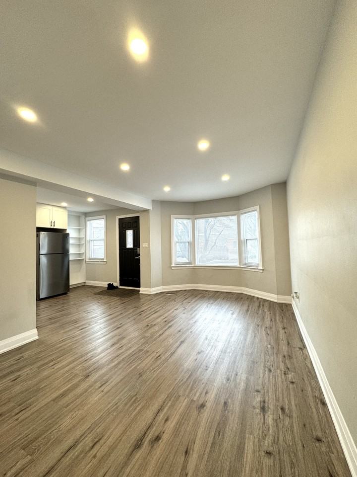 233 East 14th St - Photo 4 of 5