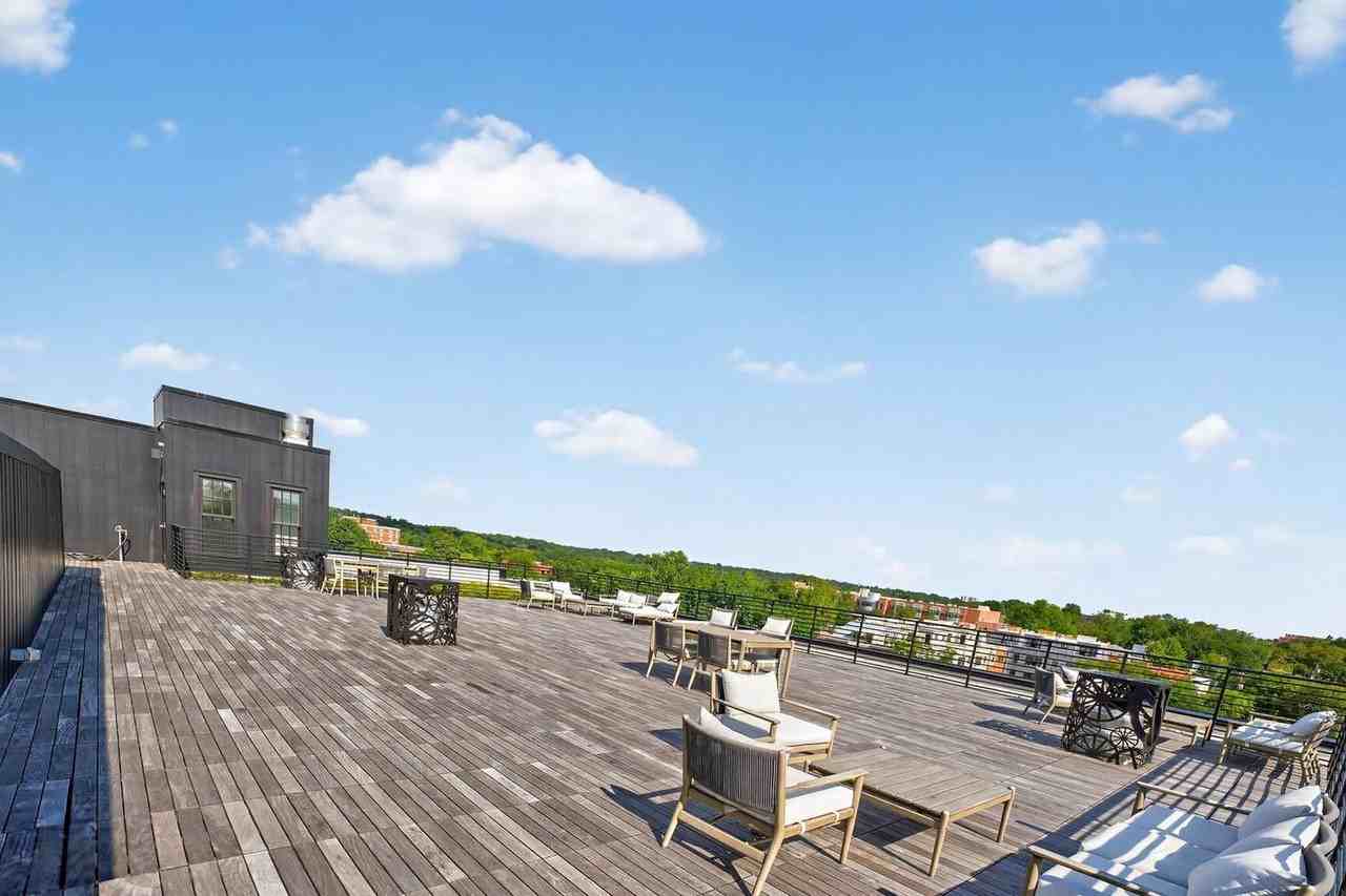 1312 King St #2110
