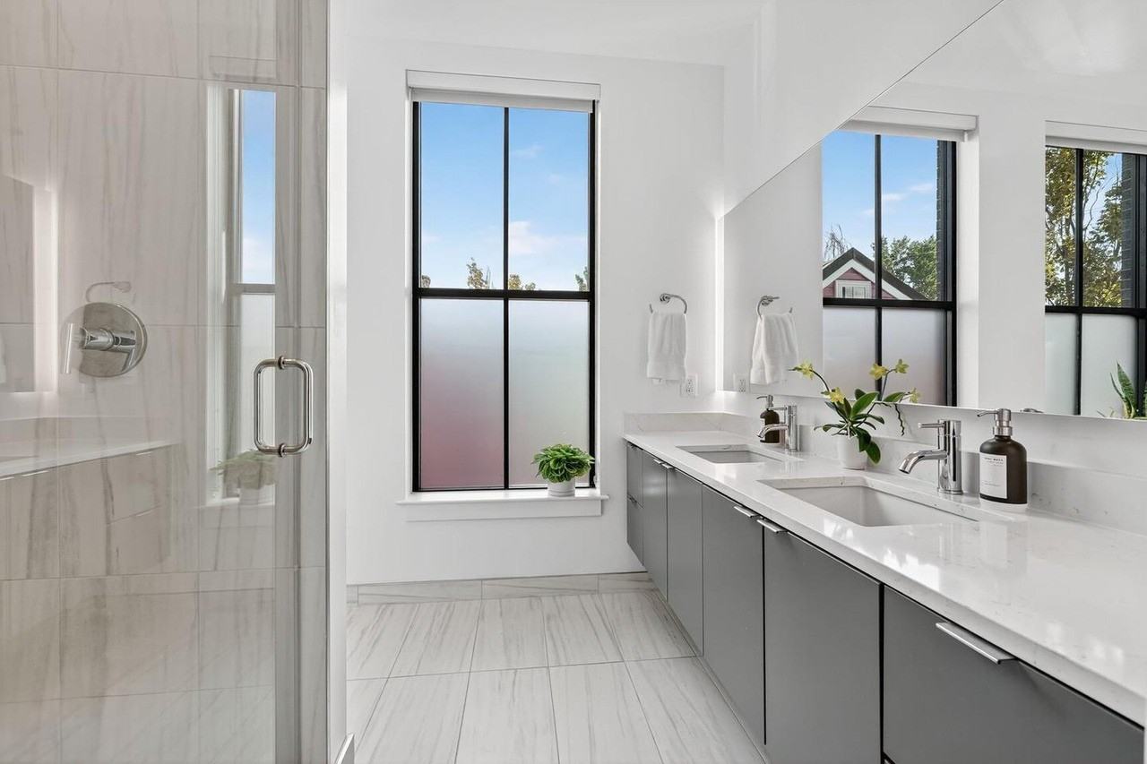 1312 King St #2110 - Photo 4 of 17