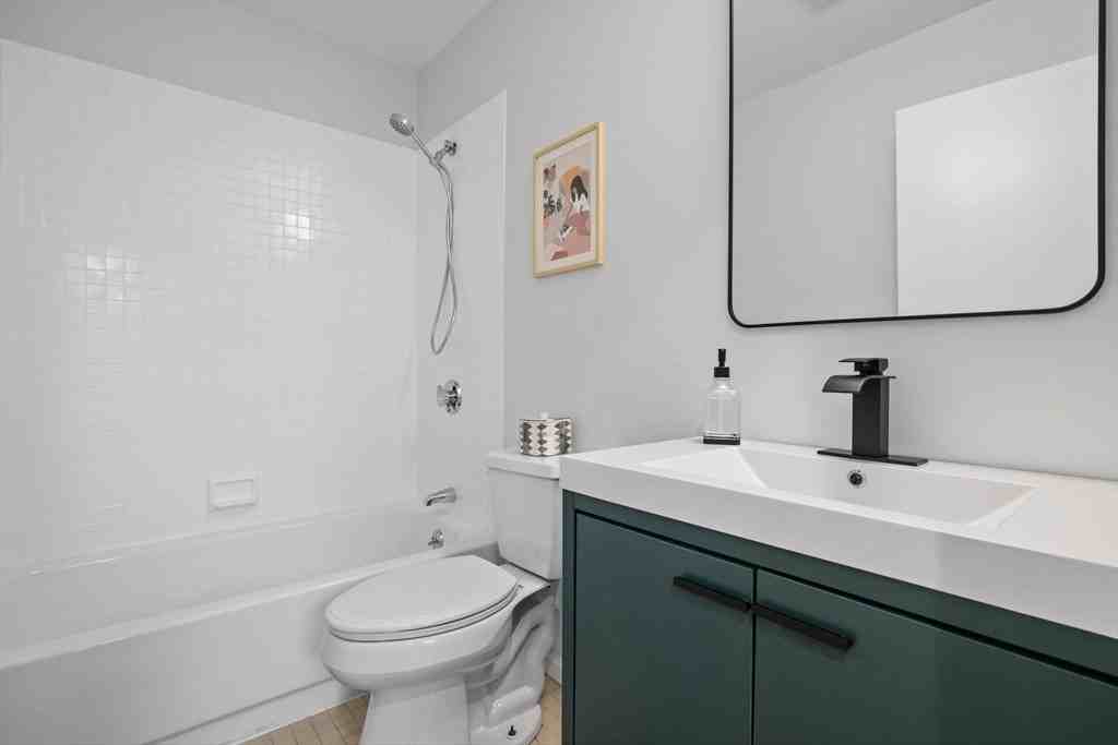 141 Savin Hill Ave - Photo 4 of 12