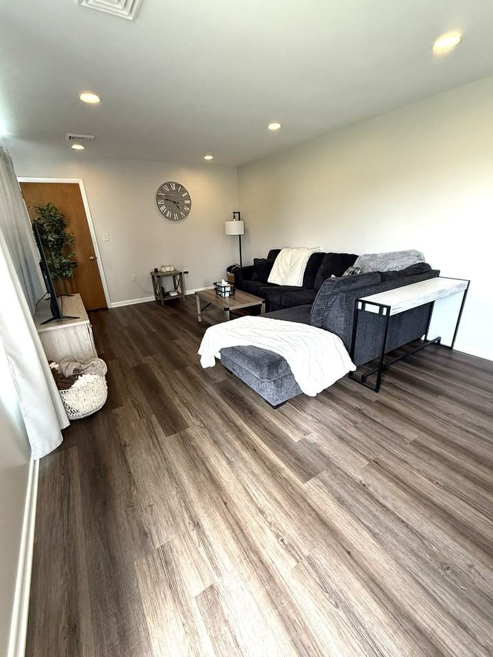 468 S Farmersville Rd - Photo 3 of 25