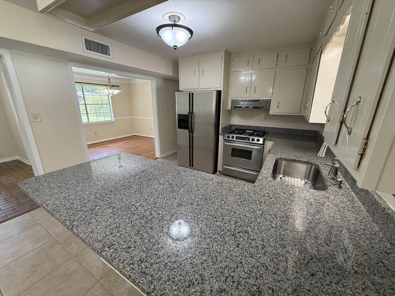 3512 Shadowwood Ct - Photo 7 of 50