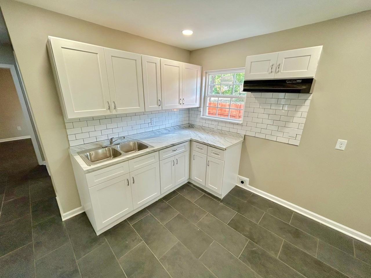 2967 Forest Ave - Photo 3 of 13