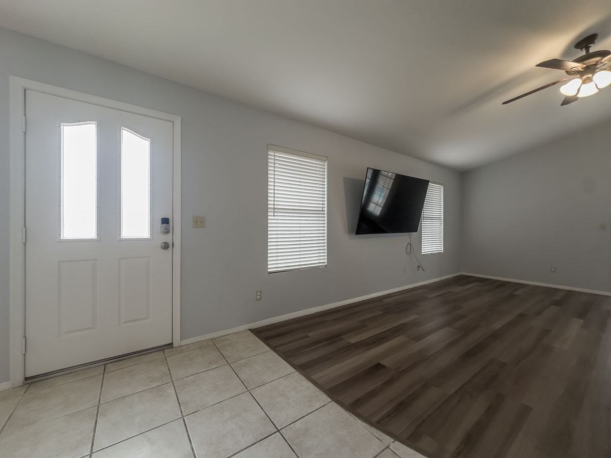 7533 W Wescott Dr - Photo 3 of 28