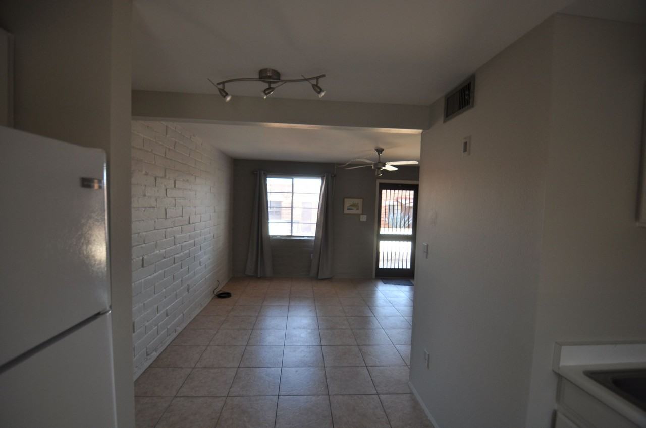 478 S Paseo Cerro #D - Photo 4 of 10