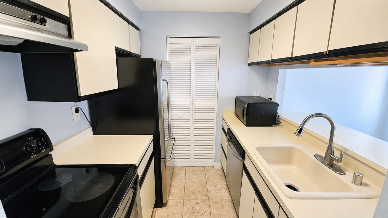 1020 N Stafford St - Photo 5 of 11