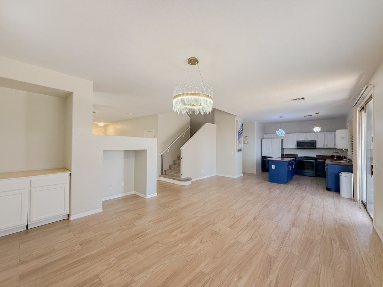 14385 W Verde Ln - Photo 7 of 36