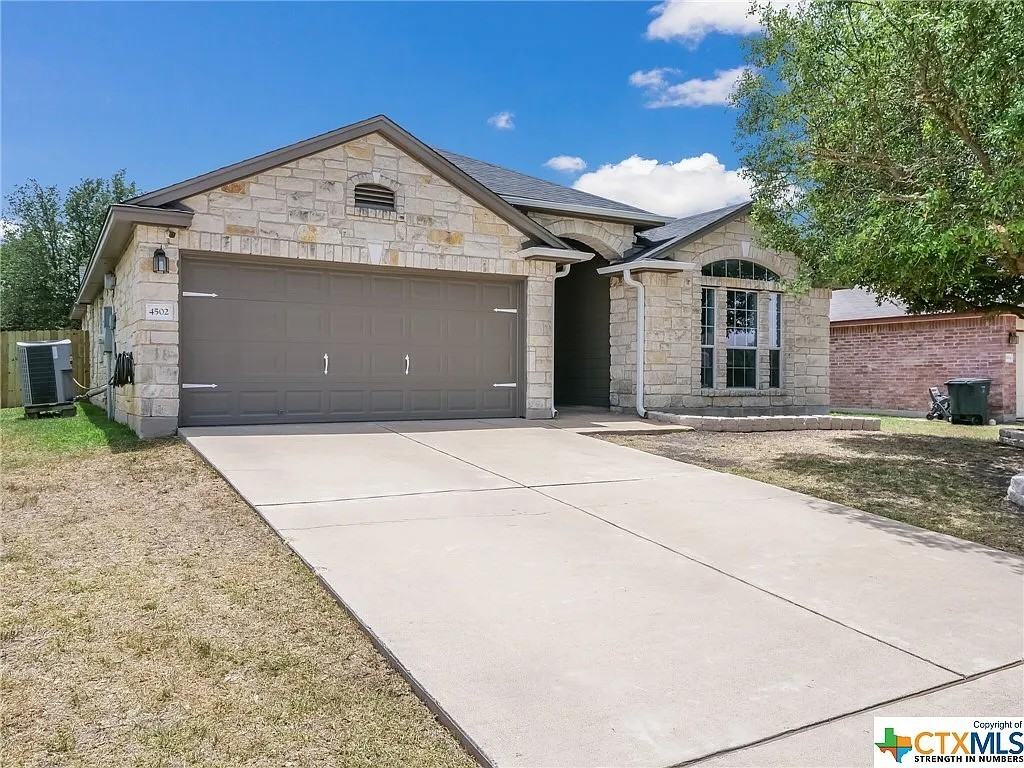4502 Golden Gate Dr - Photo 2 of 5