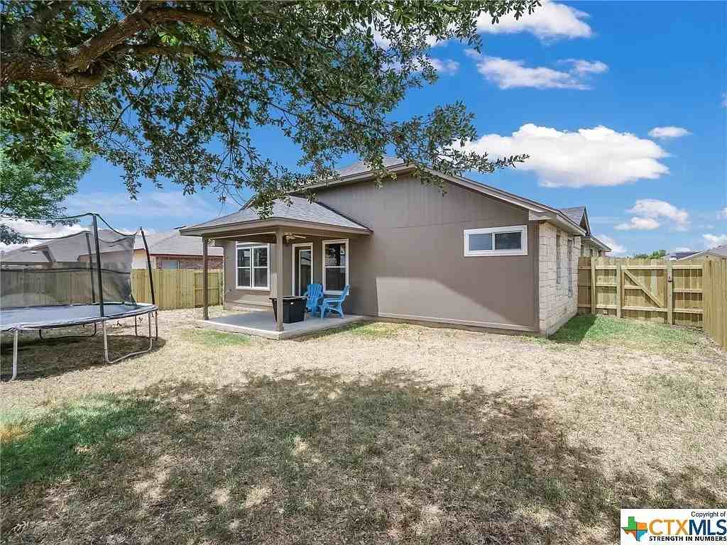 4502 Golden Gate Dr - Photo 4 of 5