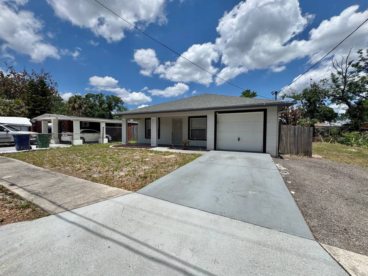 3212 E Emma St - Photo 5 of 39