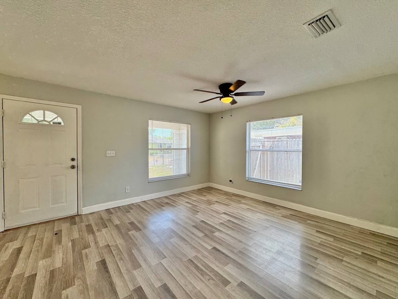 3212 E Emma St - Photo 7 of 39