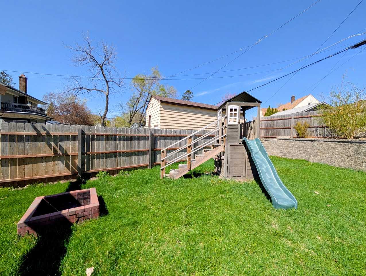 636 Gotzian St - Photo 3 of 16