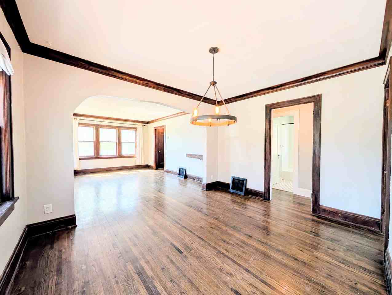 636 Gotzian St - Photo 6 of 16