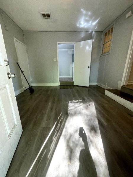 2161 Clifton Ave - Photo 4 of 8