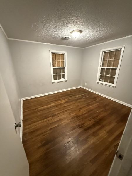 2161 Clifton Ave - Photo 7 of 8