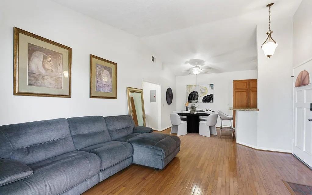 2486 Pleasant Way #D - Photo 4 of 7