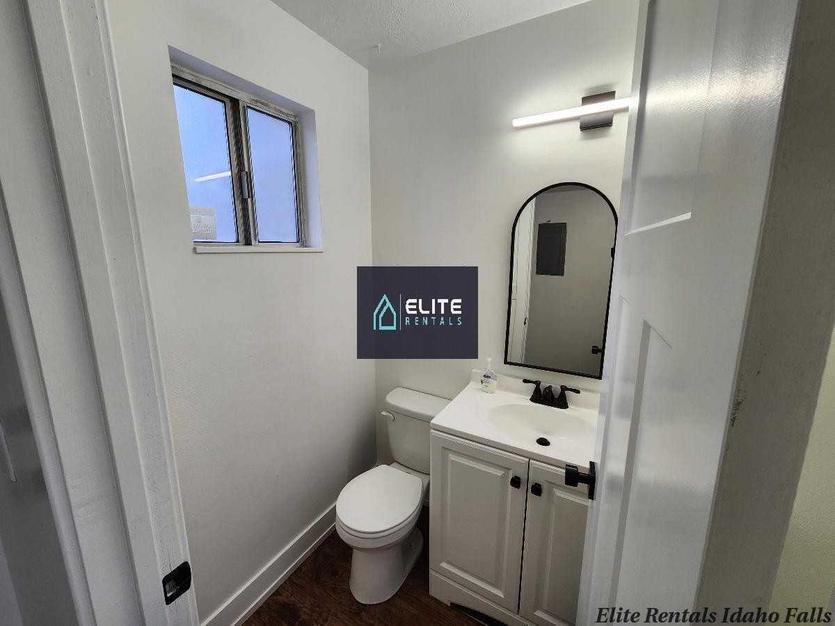 1528 Falcon Dr - Photo 6 of 25