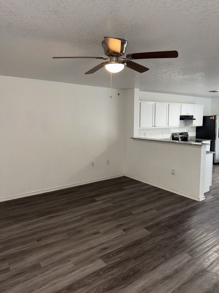 7238 Azalea Sq - Photo 2 of 17