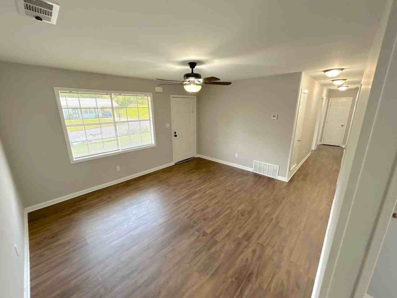 3825 Glenburee St - Photo 6 of 11