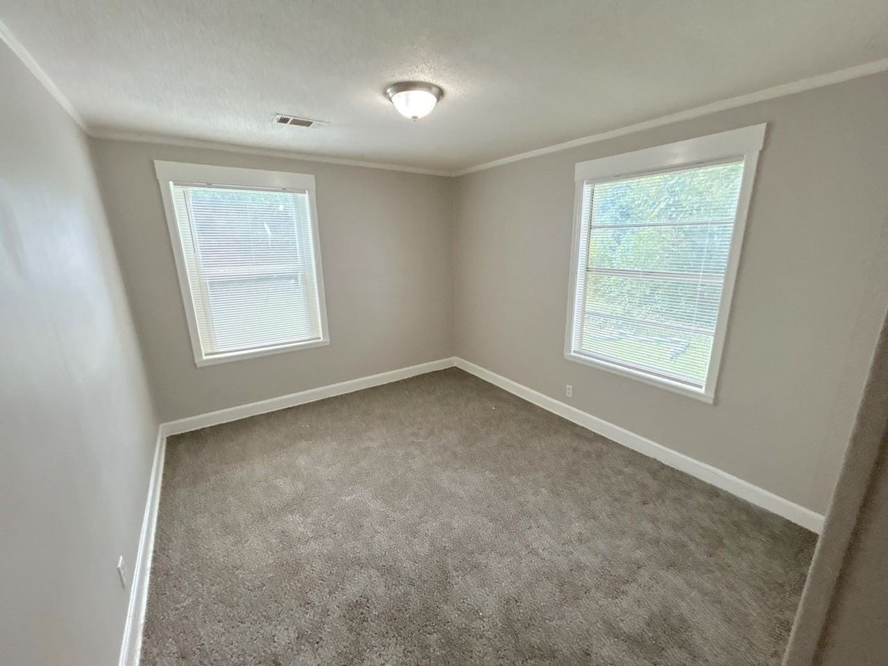 1018 Mcevers Cir - Photo 3 of 13