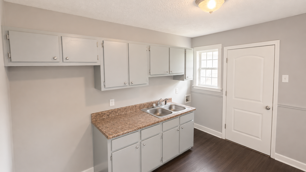 1734 Wildrose St - Photo 2 of 12