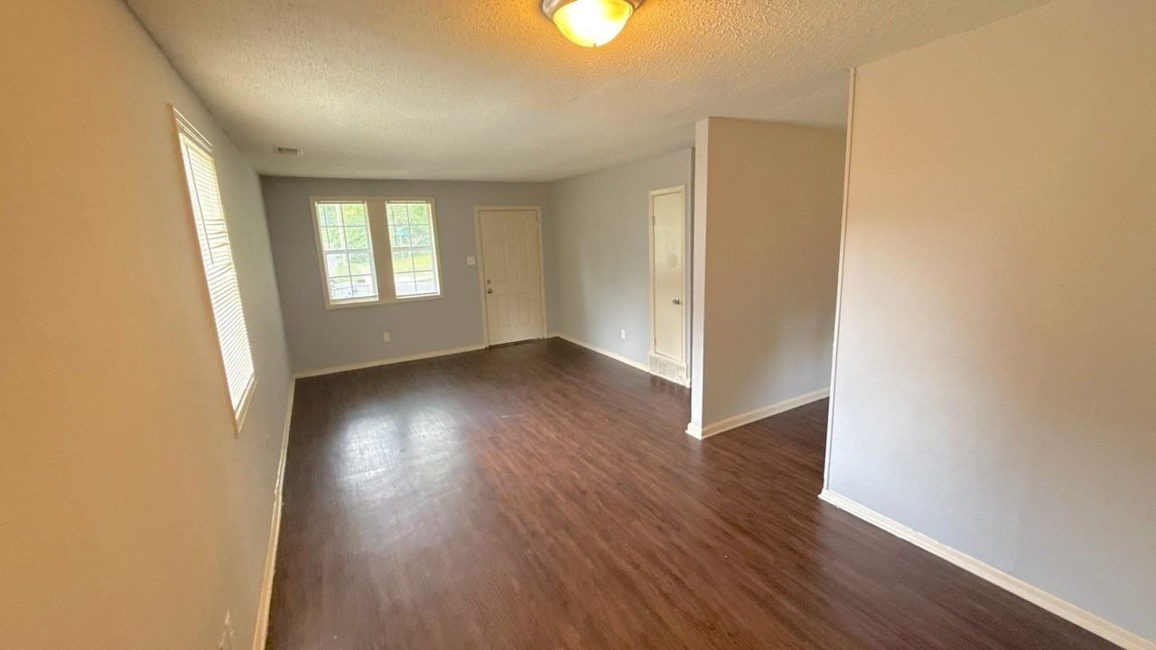 1734 Wildrose St - Photo 7 of 12