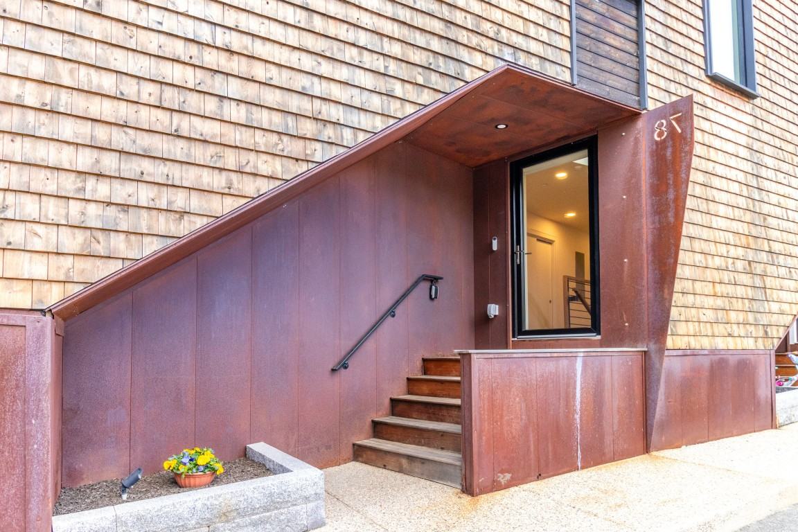 78 Fort Ave - Photo 6 of 42