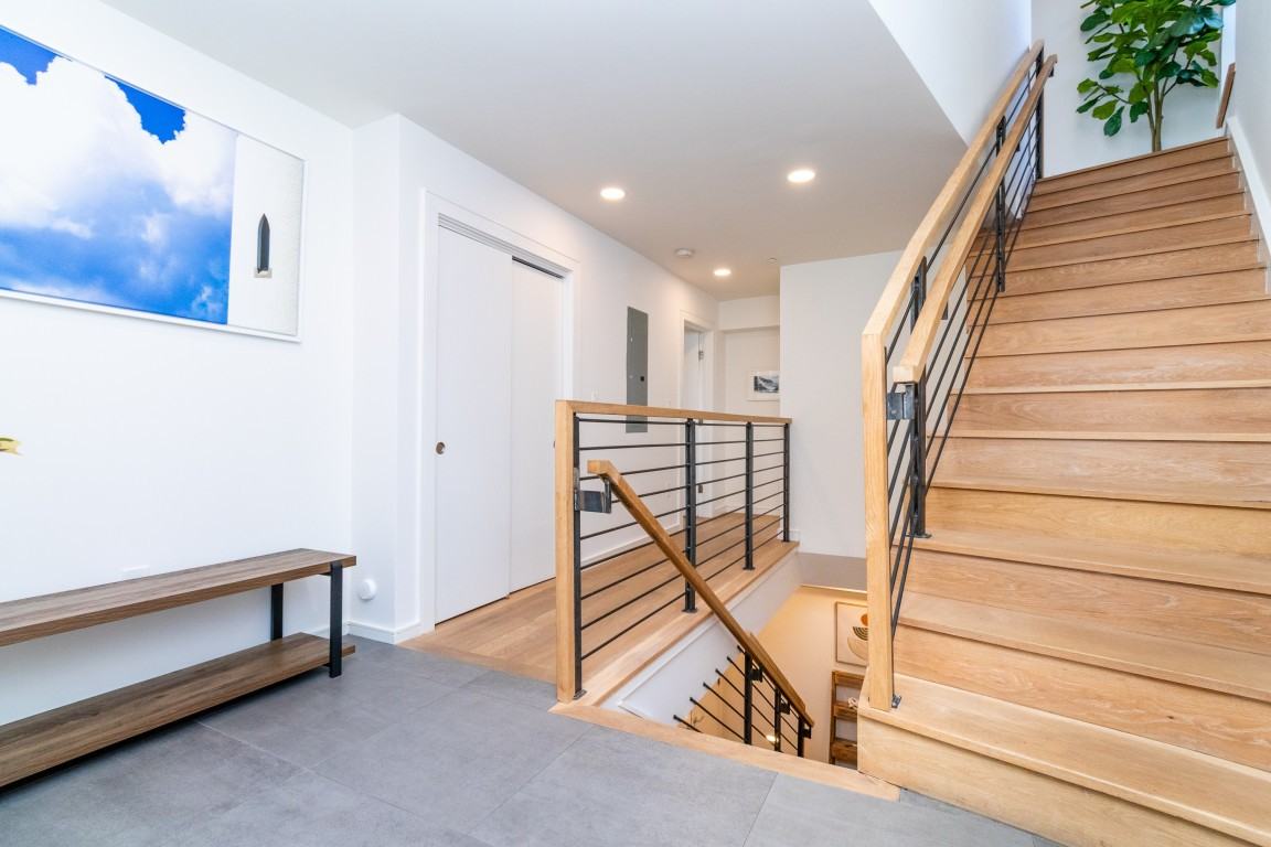 78 Fort Ave - Photo 7 of 42