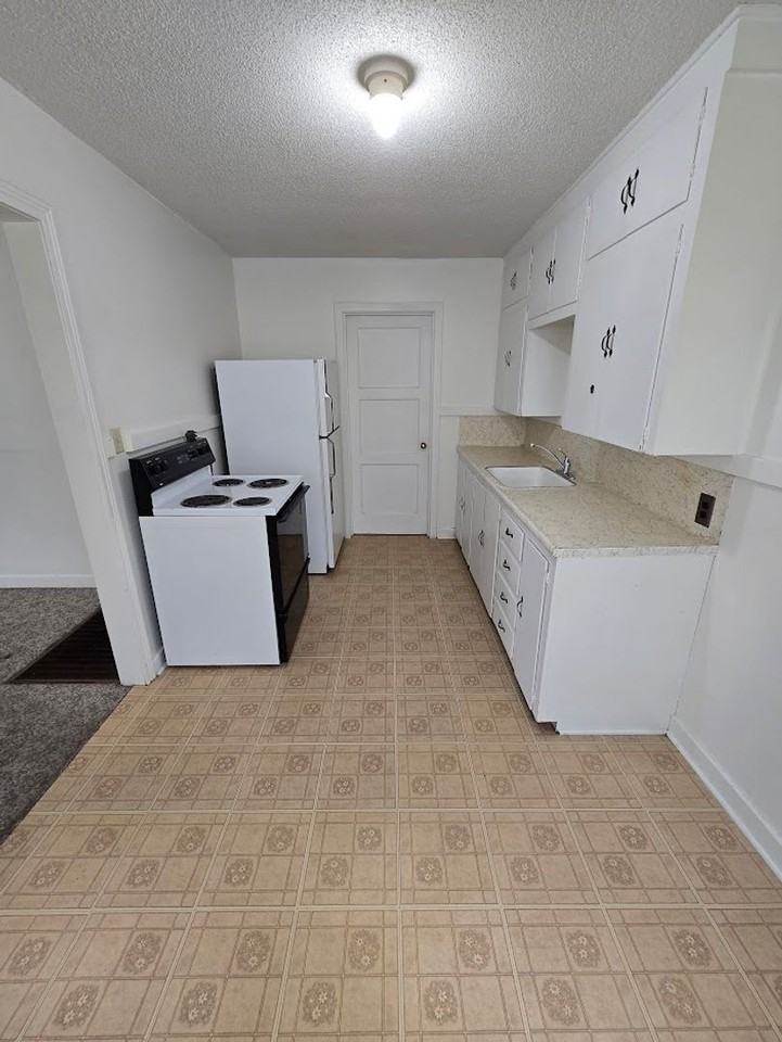536 536 Garfield/1819 6th - Photo 2 of 11