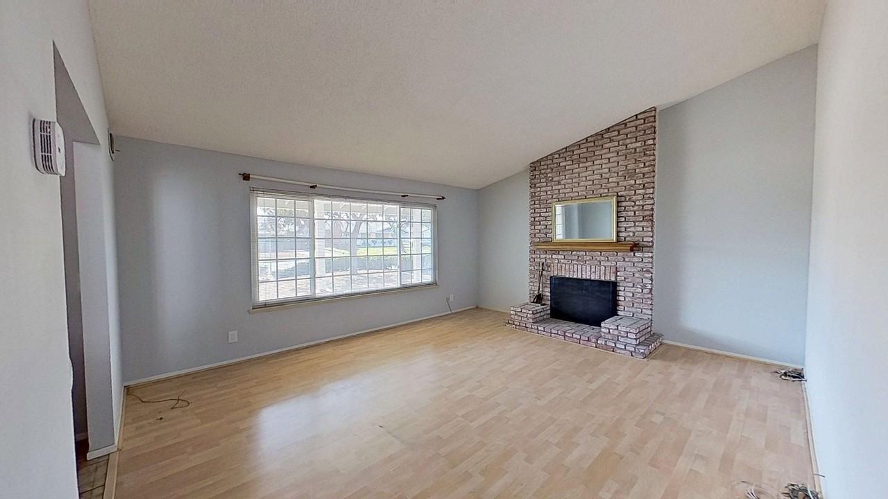 5132 Mccomber Rd - Photo 2 of 27