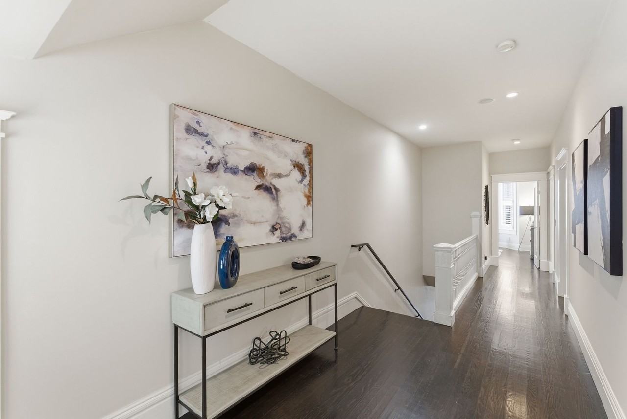 471 S Van Ness Ave - Photo 3 of 32
