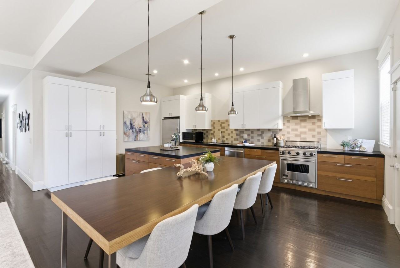 471 S Van Ness Ave - Photo 7 of 32