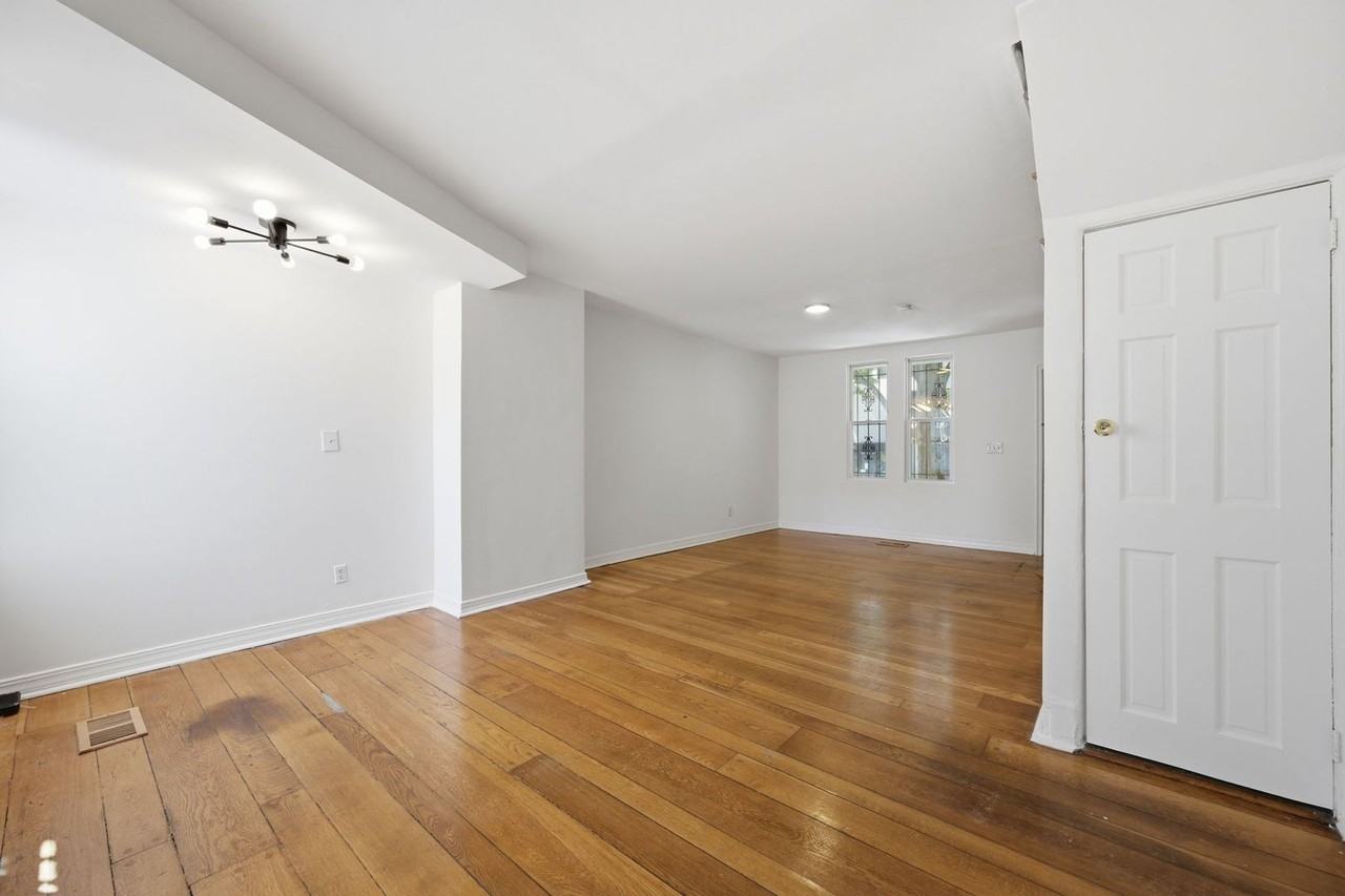 924 Euclid St Nw - Photo 4 of 22